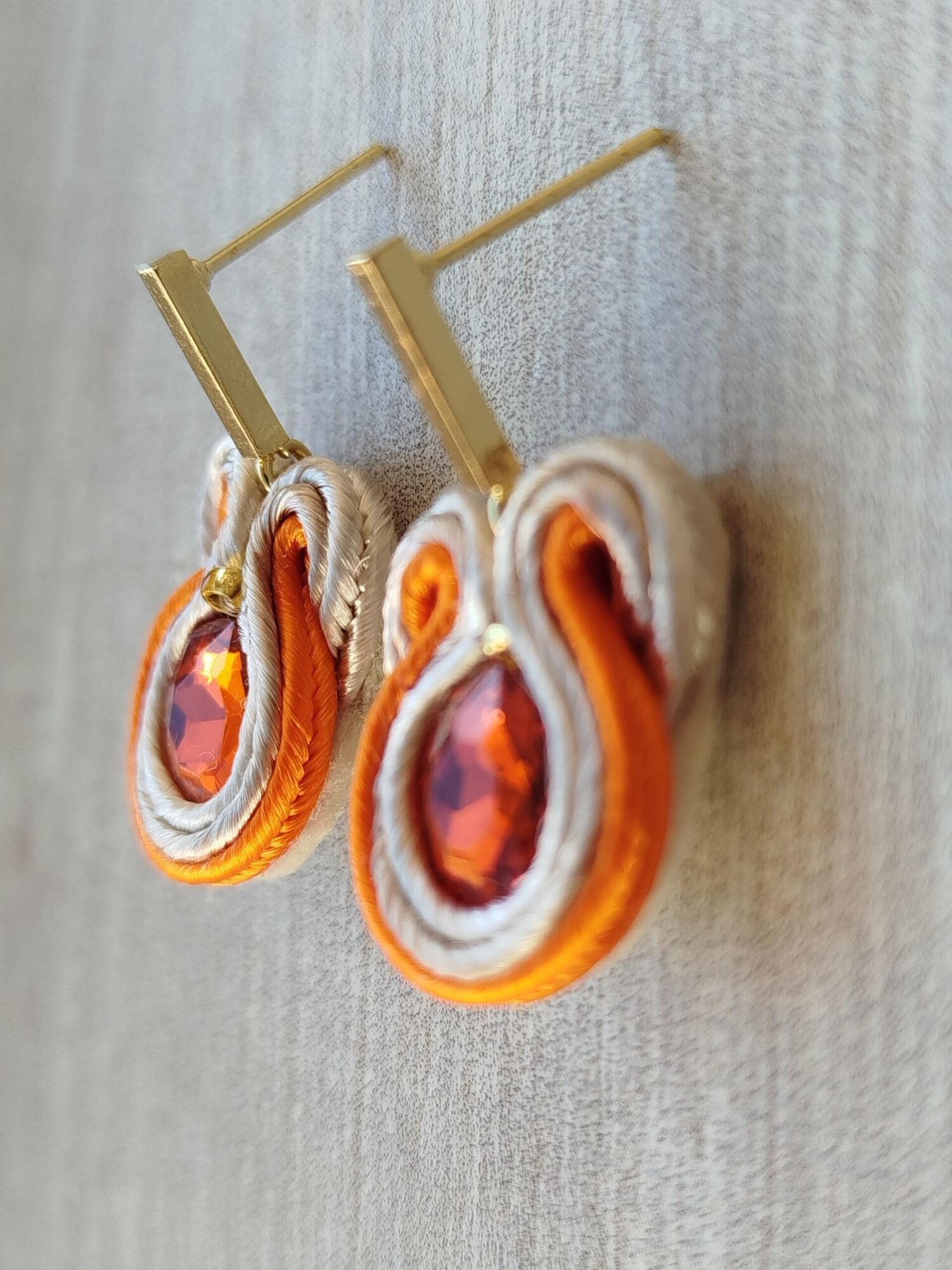 PENDIENTES SOUTACHE AURORA NARANJA - 2