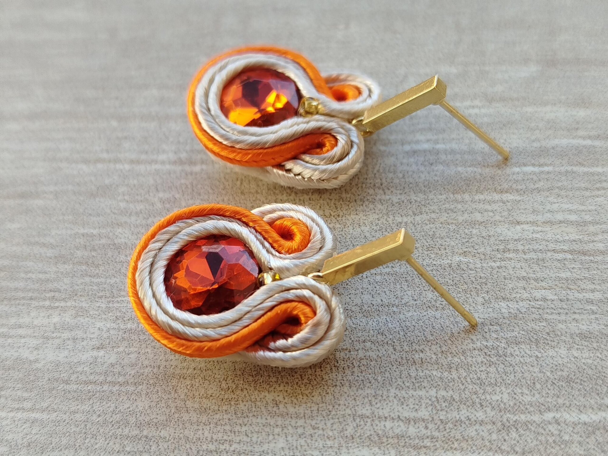 PENDIENTES SOUTACHE AURORA NARANJA - 3