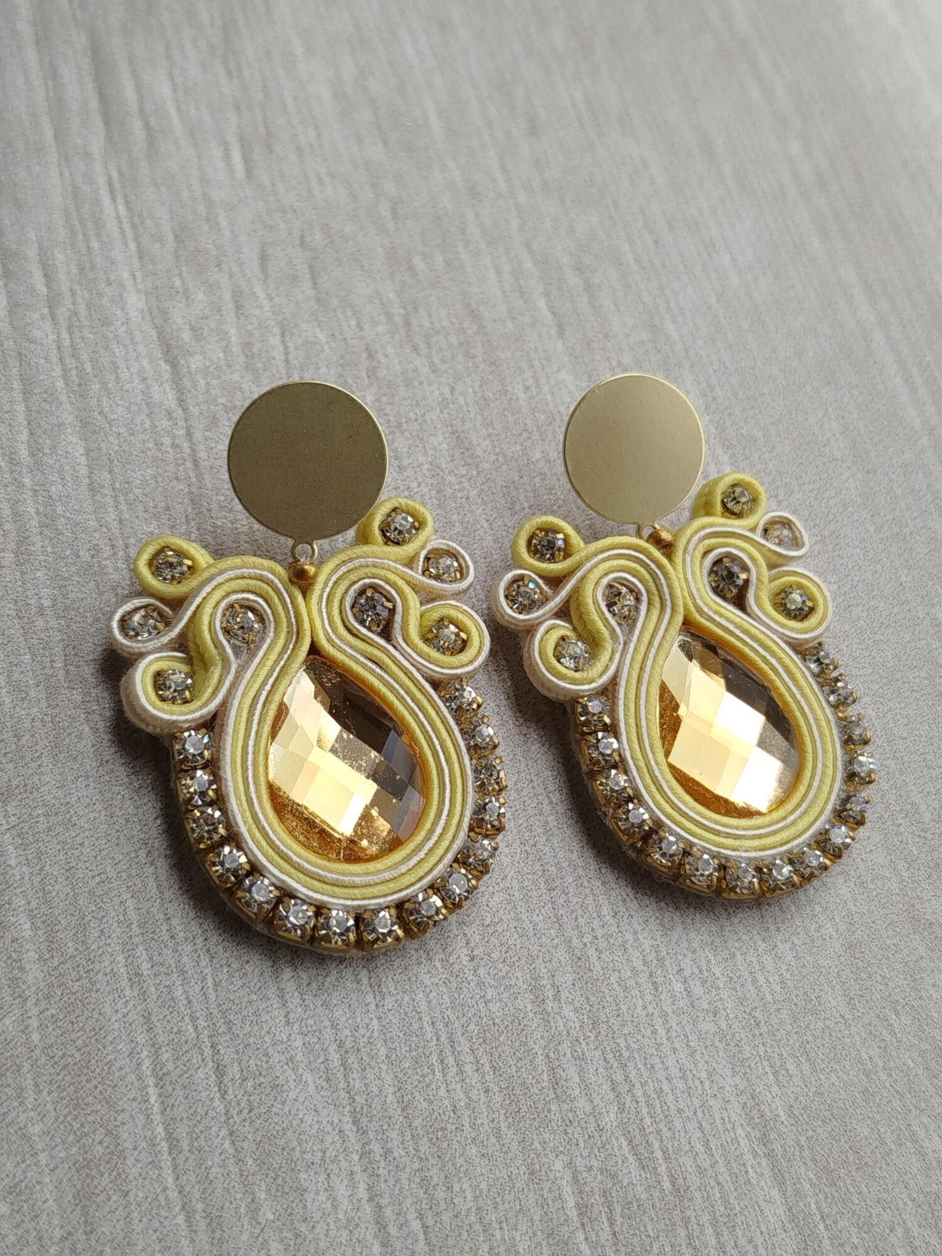 PENDIENTES  SOUTACHE ANGELA AMARILLOS - 2
